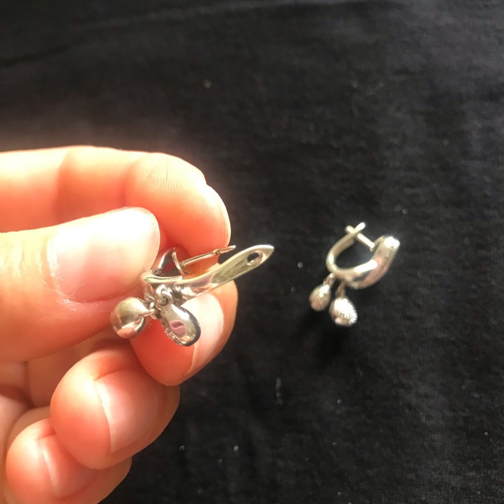 Set of earrings and ring.white gold and diamonds. - Picture 6 of 8